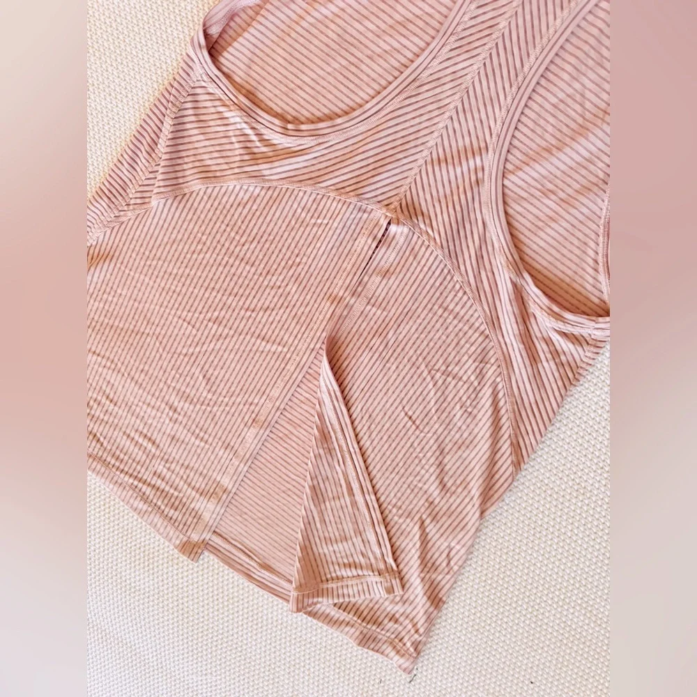 LULULEMON Pale Pink Striped Tank Top w Vented Split Back
